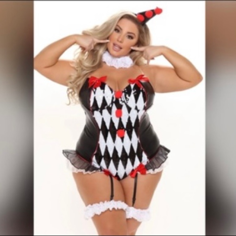 Fashion Nova costume